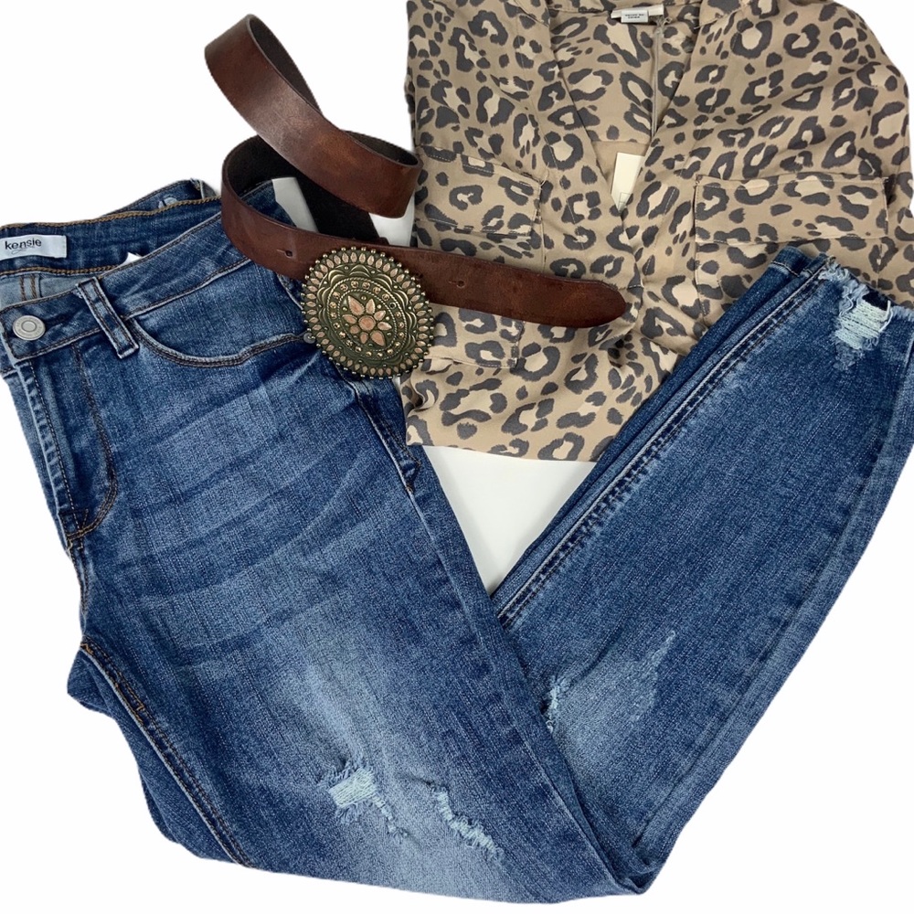 KENSIE Crop Distressed jeans. SZ 0